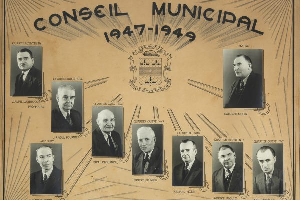 Le conseil municipal de 1947 à 1949. Maire: Narcisse Morin. Conseillers: Ernest Bernier, Raoul Fournier, Alphondor Labrecque, Eugène Létourneau, Georges Minville, Armand Morin, Amédée Proulx.Greffier: René Côté.