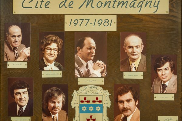 Le conseil municipal de 1977 à 1981. Maire: Cajetan Gauthier. Conseillers: Gabrielle R. Denault, Claude Audet, Rodrigue Godbout, François Gosselin, Jean Laberge, Paul Simoneau. Greffier: Jacques Pelletier.