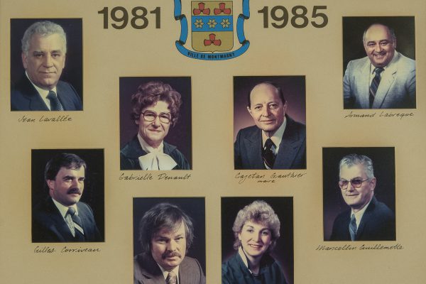 Le conseil municipal de 1981 à 1985. Maire: Cajetan Gauthier. Conseillers: Gabrielle R. Denault, France Nicole, Jean Lavallée, Armand Labrecque, Gilles Corriveau, Marcellin Guillemette. Greffier Jacques Pelletier.