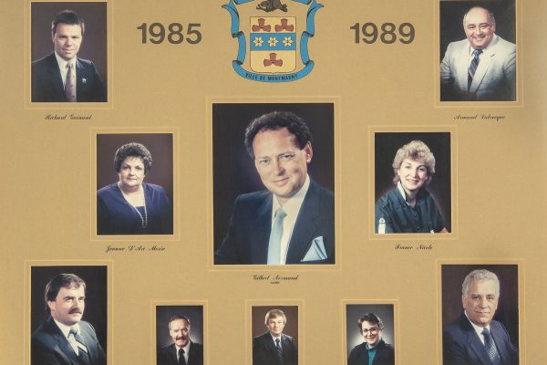 Le conseil municipal de 1985 à 1989. Maire:  Gilbert Normand. Conseillers: Jeanne d’Arc Morin, France Nicole, Richard Guimont, Armand Labrecque, Jean Lavallée, Gilles Corriveau. Ce dernier sera remplacé, en cours de mandat par Clément Gaudreau. Greffier: Jacques Pelletier. Greffière: Louise Bhérer.